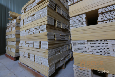 看中歐億優(yōu)品集成墻飾獨(dú)有優(yōu)勢(shì)，加盟者火速簽約，貨物配送高效